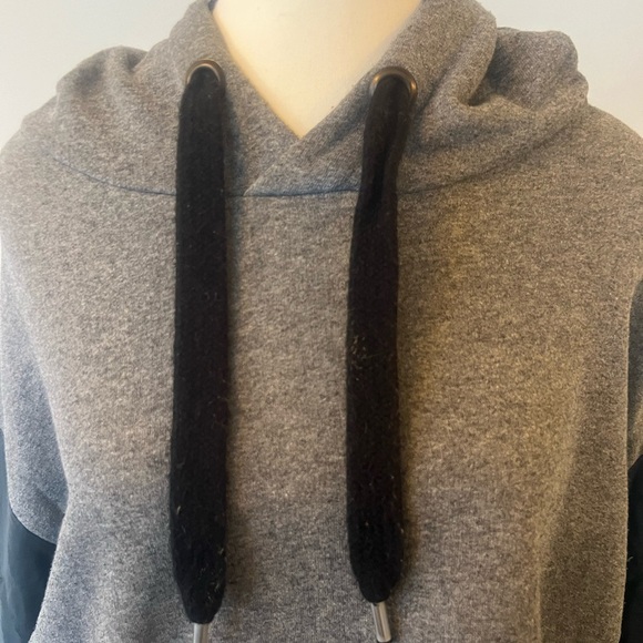 Trendy Grey Hoodie w/ Faux Leather Sleeves & Cut-Out Back – Size Small (Fits M) - Picture 7 of 15